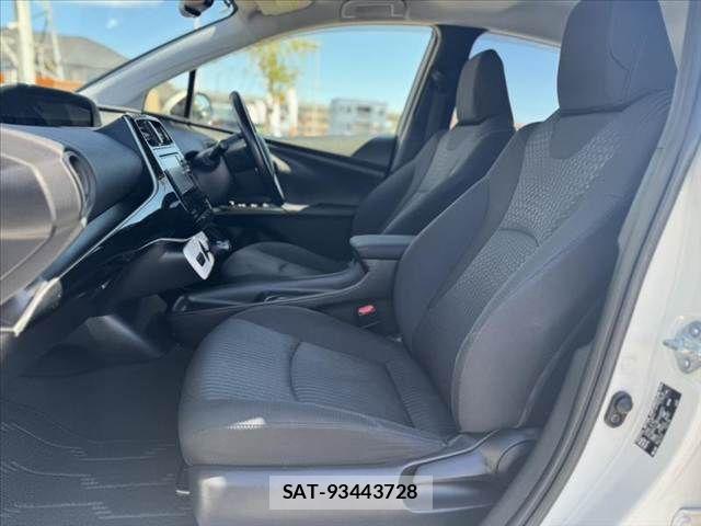 Toyota PRIUS 2017-09 8355385-16