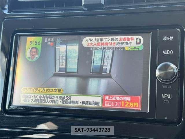Toyota PRIUS 2017-09 8355385-20