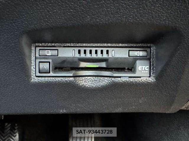 Toyota PRIUS 2017-09 8355385-28