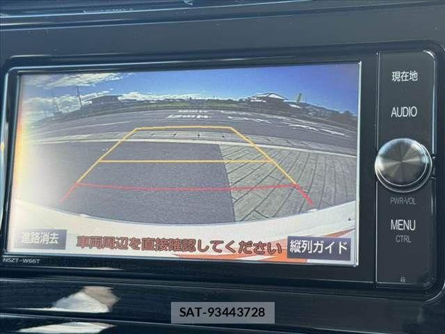 Toyota PRIUS 2017-09 8355385-2