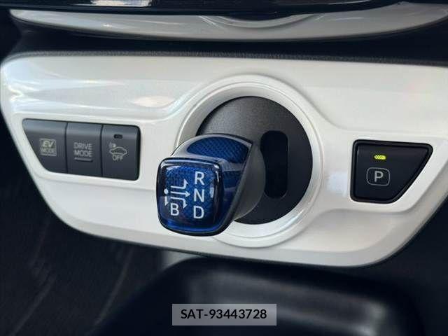 Toyota PRIUS 2017-09 8355385-6