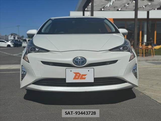 Toyota PRIUS 2017-09 8355385-8