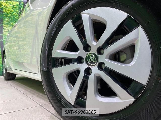 Toyota PRIUS 2016-07 8355373-12