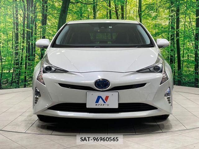 Toyota PRIUS 2016-07 8355373-13