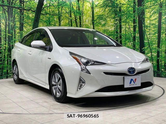 Toyota PRIUS 2016-07 8355373-15