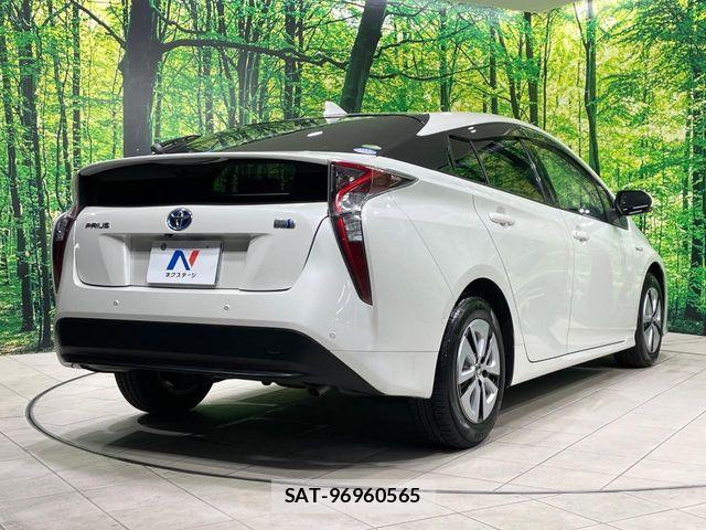 Toyota PRIUS 2016-07 8355373-16