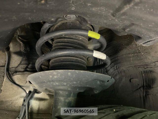 Toyota PRIUS 2016-07 8355373-19