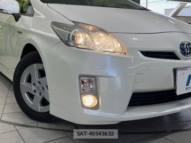 Toyota PRIUS 2010-10 8355395-13