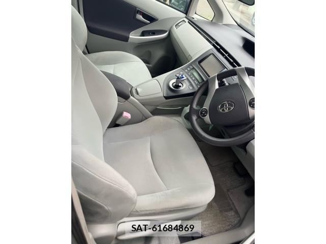Toyota PRIUS 2011-08 8355398-12