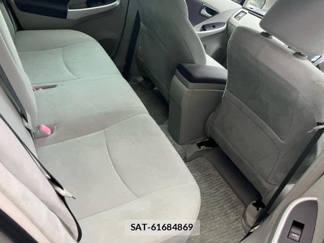 Toyota PRIUS 2011-08 8355398-13