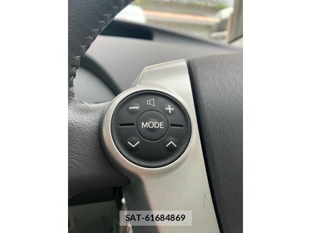 Toyota PRIUS 2011-08 8355398-19