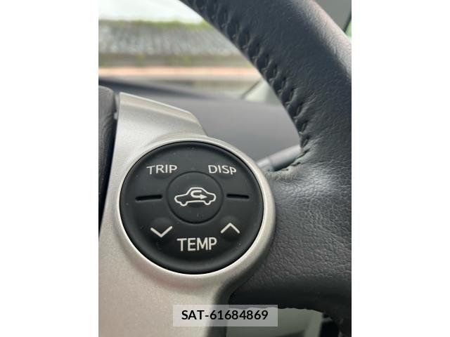 Toyota PRIUS 2011-08 8355398-20