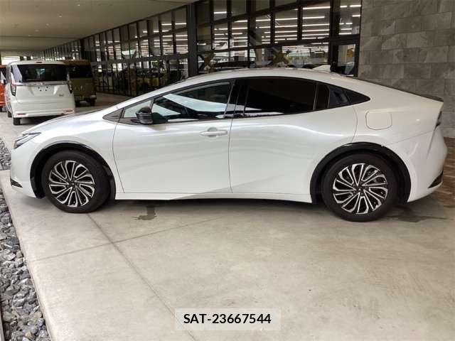 Toyota PRIUS 2023-07 8368129-10