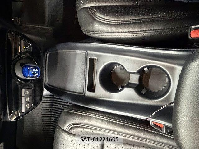 Toyota PRIUS 2019-05 8368153-11
