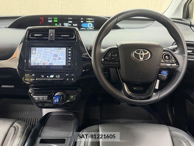 Toyota PRIUS 2019-05 8368153-1