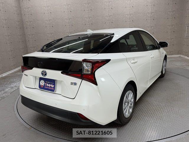 Toyota PRIUS 2019-05 8368153-2