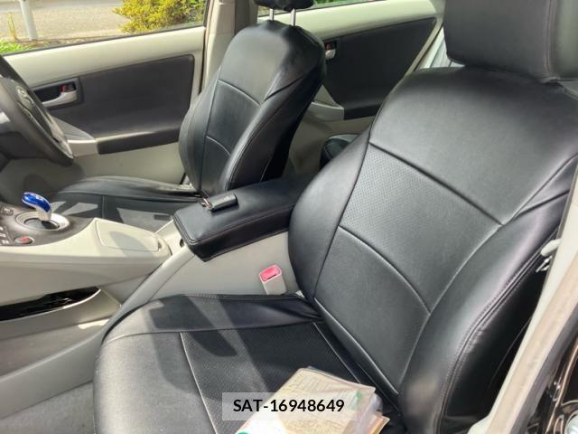 Toyota PRIUS 2011-08 8368207-13