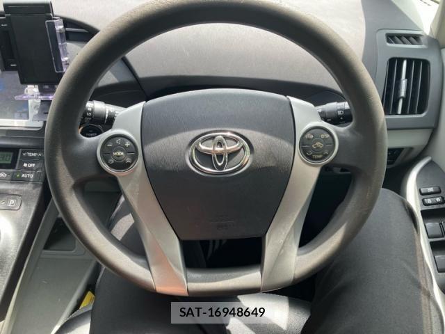 Toyota PRIUS 2011-08 8368207-15