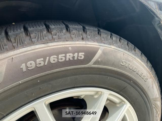 Toyota PRIUS 2011-08 8368207-6