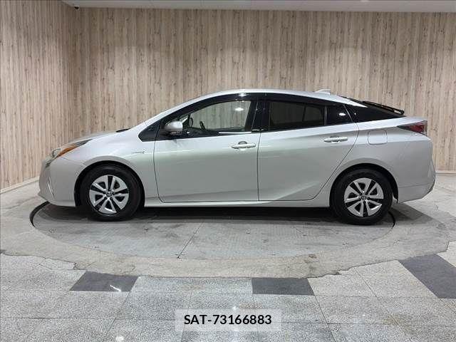 Toyota PRIUS 2016-06 8368168-21