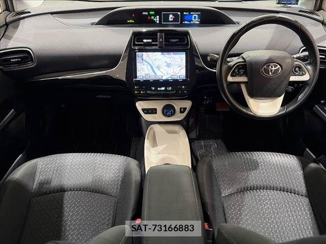 Toyota PRIUS 2016-06 8368168-2