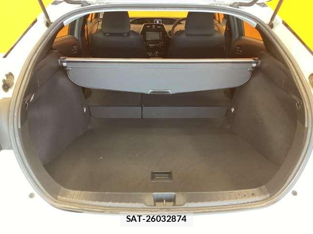Toyota PRIUS 2019-03 8368150-16