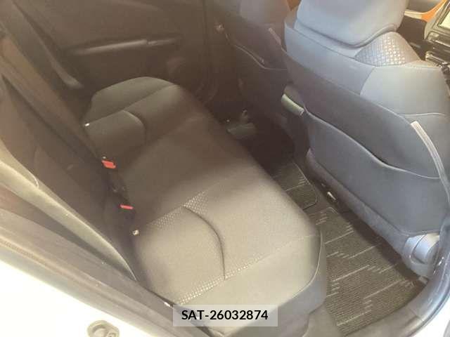 Toyota PRIUS 2019-03 8368150-17