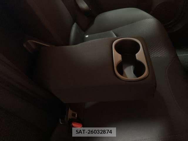 Toyota PRIUS 2019-03 8368150-18