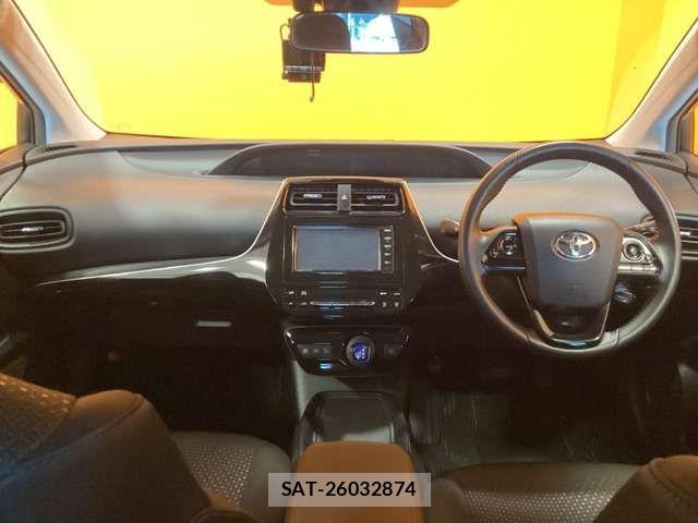 Toyota PRIUS 2019-03 8368150-19