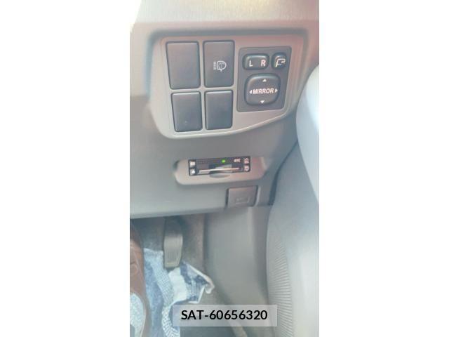 Toyota PRIUS 2010-10 8368210-11