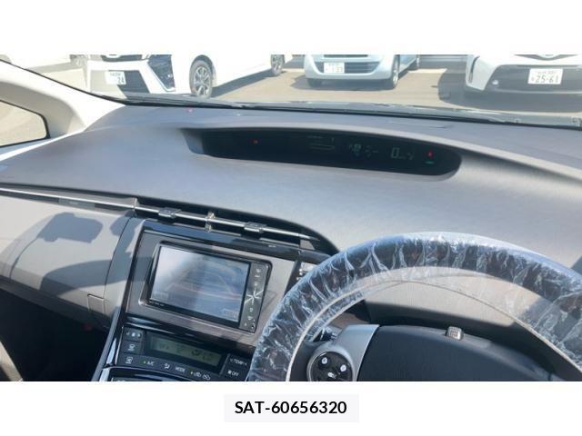 Toyota PRIUS 2010-10 8368210-12