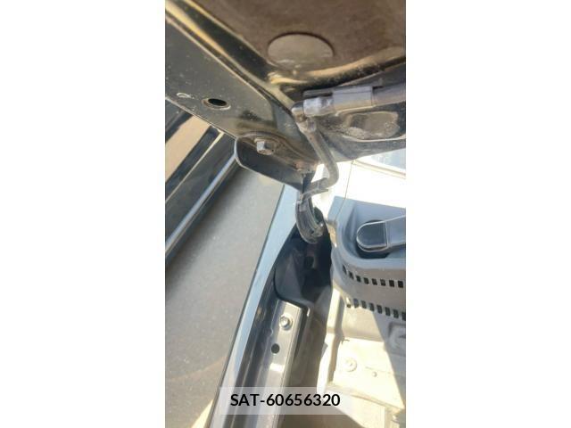 Toyota PRIUS 2010-10 8368210-27
