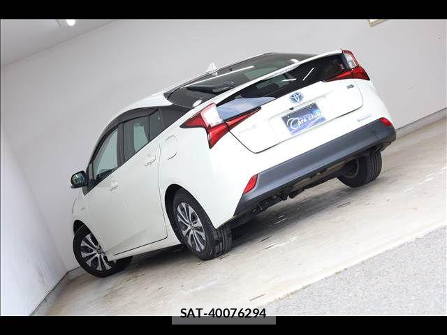 Toyota PRIUS 2019-08 8368158-10