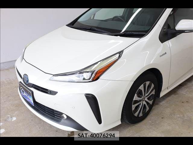 Toyota PRIUS 2019-08 8368158-12
