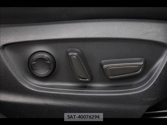Toyota PRIUS 2019-08 8368158-15
