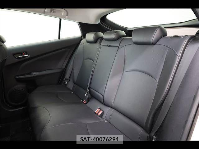 Toyota PRIUS 2019-08 8368158-18