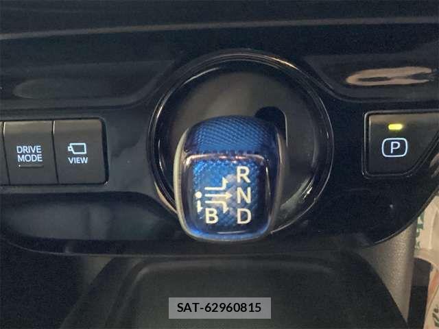 Toyota PRIUS 2021-07 8368138-12