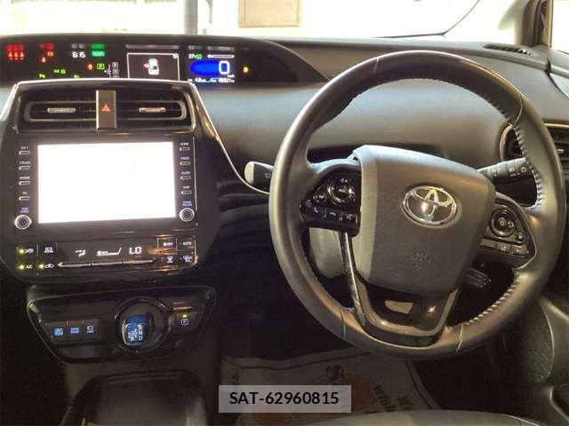 Toyota PRIUS 2021-07 8368138-1