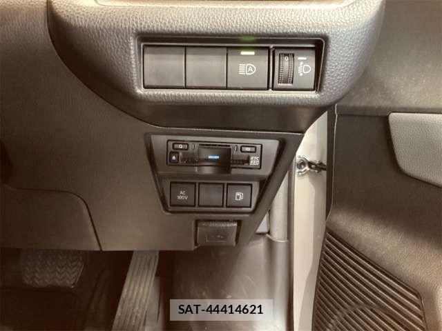 Toyota PRIUS 2023-07 8368133-13