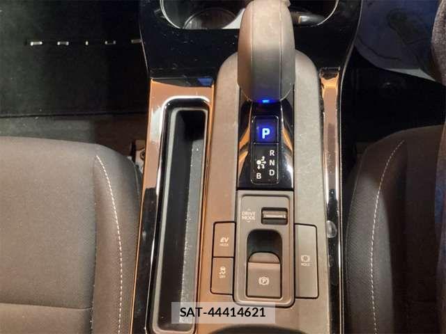 Toyota PRIUS 2023-07 8368133-15