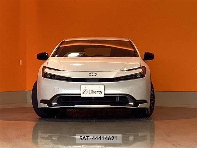Toyota PRIUS 2023-07 8368133-16