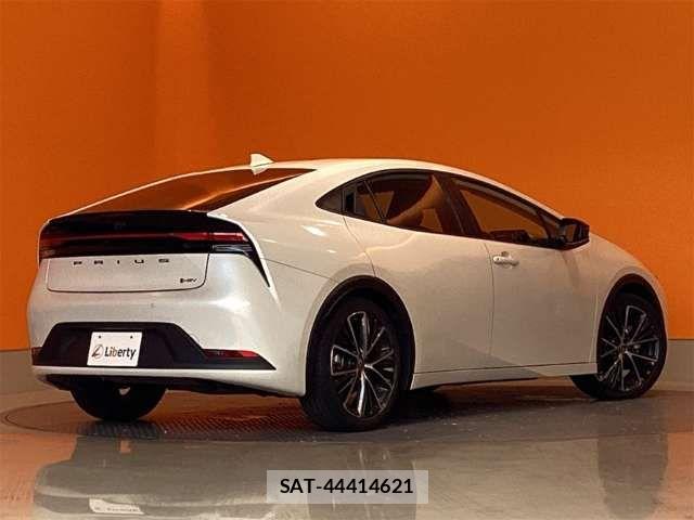 Toyota PRIUS 2023-07 8368133-19