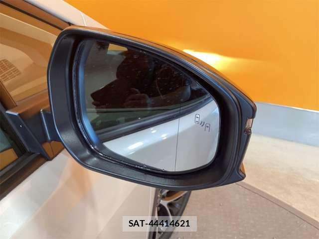 Toyota PRIUS 2023-07 8368133-3