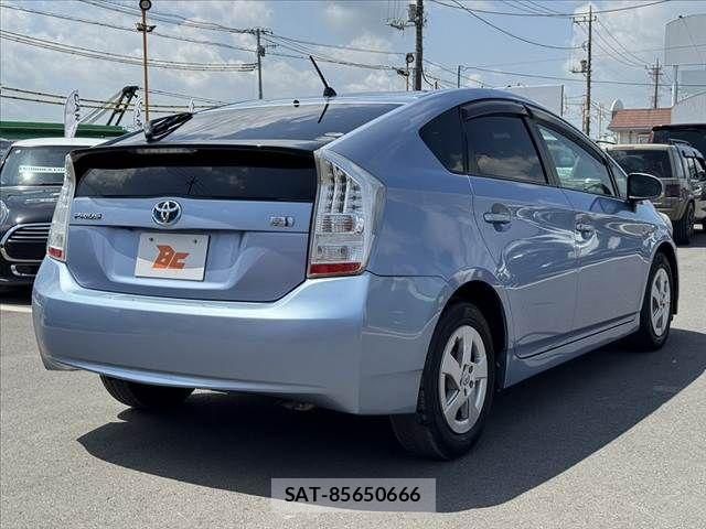 Toyota PRIUS 2011-09 8368195-14