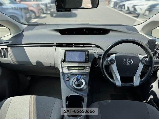 Toyota PRIUS 2011-09 8368195-1