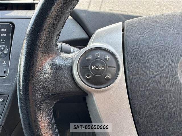Toyota PRIUS 2011-09 8368195-26