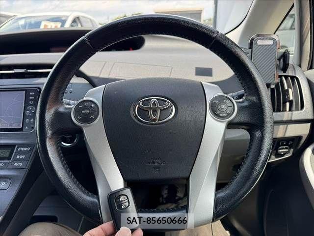 Toyota PRIUS 2011-09 8368195-6