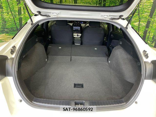 Toyota PRIUS 2017-05 8368156-9