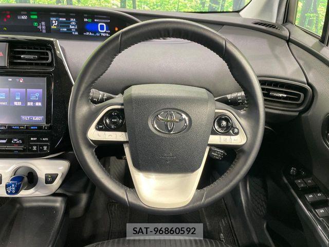 Toyota PRIUS 2017-05 8368156-10