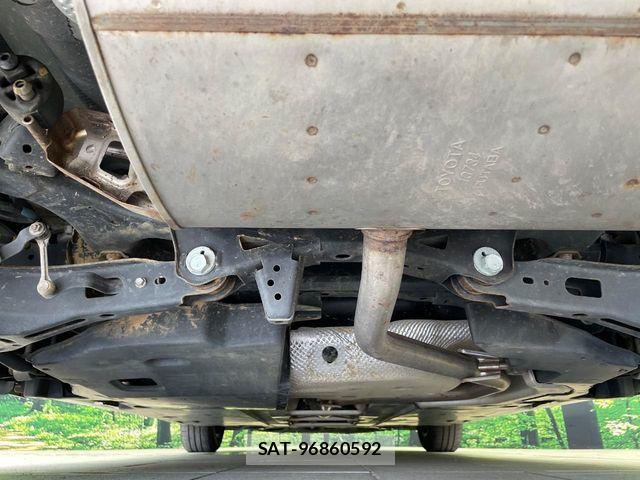Toyota PRIUS 2017-05 8368156-18